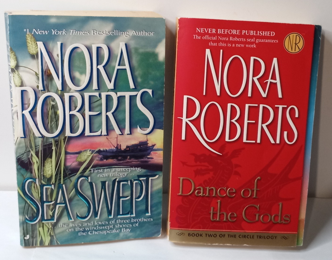 Mixed Lot of 7 Nora Roberts Books #NR2/2